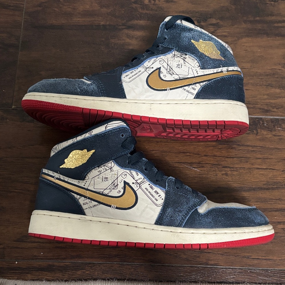 Nike Kids Sneakers - Blue, Gold, Red